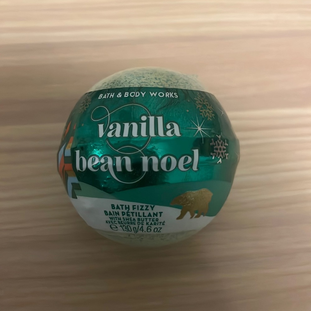 ✨2 for $10✨Bath and body works Vanilla Bean Noel bath bomb/fizzy(BRAND NEW)